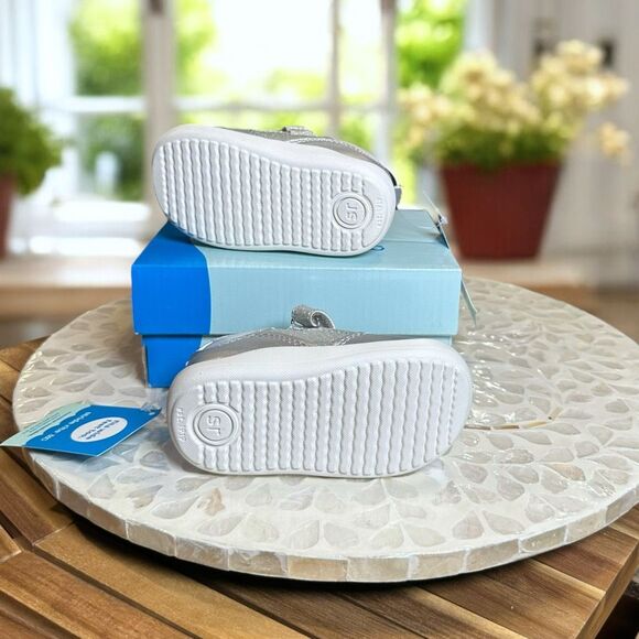 Stride Rite  Notchah Silver Sneakers Toddler Girls Size 5M Wide Fit NIB - Picture 10 of 12